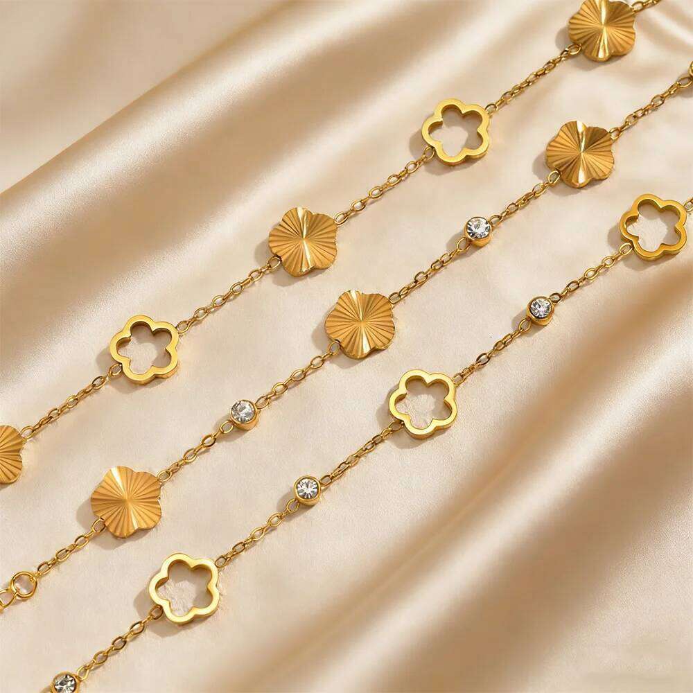 Luxury Clover Five Leaf Flower Charms Bracelet Gold Plated Stainless Steel Fashion Bracelets for Women Romantic Fine Jewelry Z260313