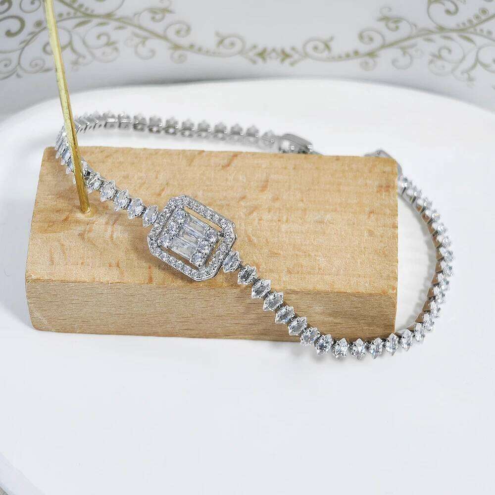 2024 new arrival luxury silver color rectangle bracelet bangle for women anniversary gift s8429 Z260313