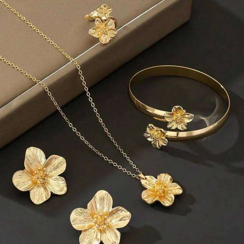 New Elegant Personality Five-Petal Flower Stud Earrings Pendant Rings Necklace Bracelets Four-Piece Set Stylish Charm Jewerly Z260313