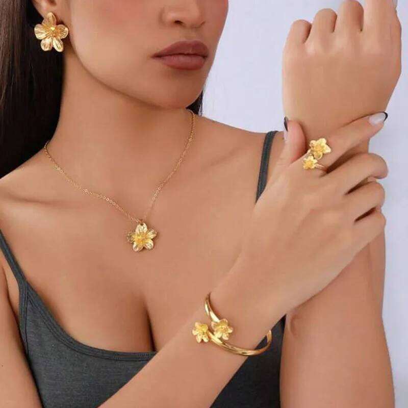 New Elegant Personality Five-Petal Flower Stud Earrings Pendant Rings Necklace Bracelets Four-Piece Set Stylish Charm Jewerly Z260313