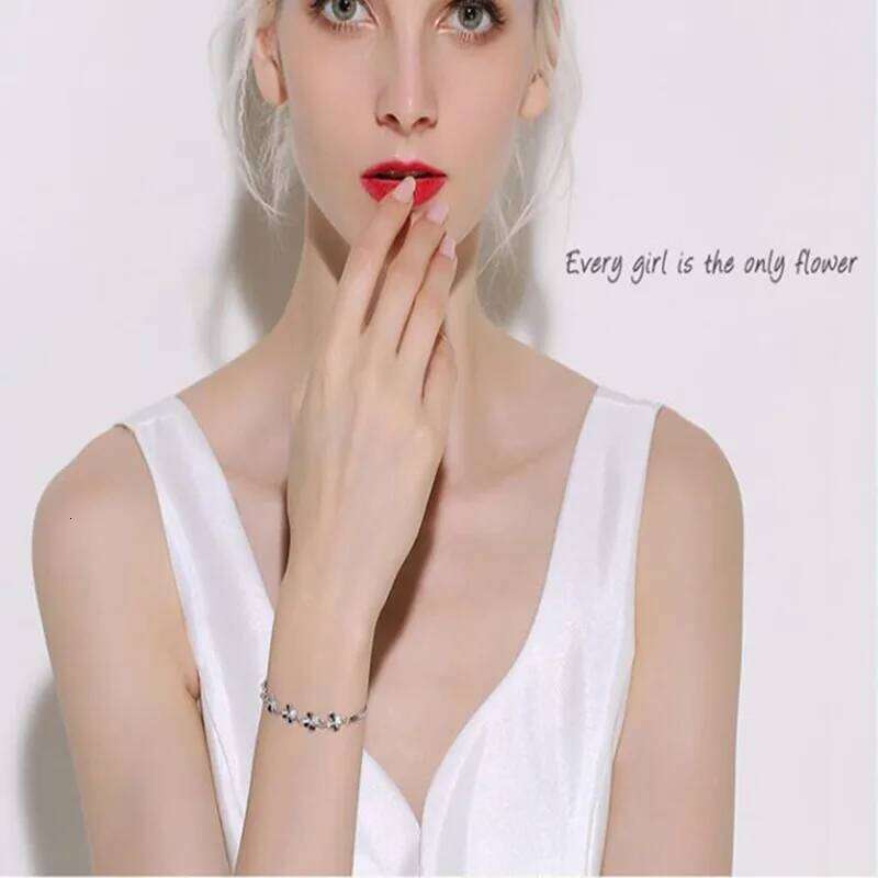 925 Sterling Silver Zircon Lucky Clover Shaped Bracelet Crystals Chain for Women Valentines Gift Wedding Party Cute Jewelry 20cm Z260313