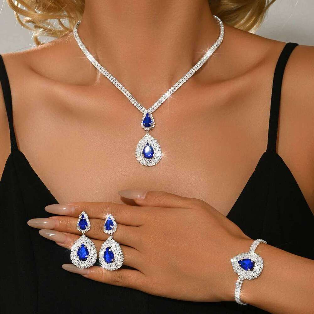 Fashionable and versatile minimalist necklace, earring, bracelet, three piece set with accessories Z260313