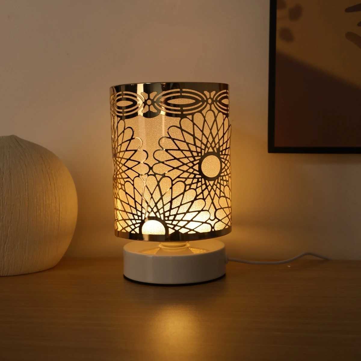 Creative design hollow LED night light USB powered warm color light suitable for living room party bedroom decoration light Y260314