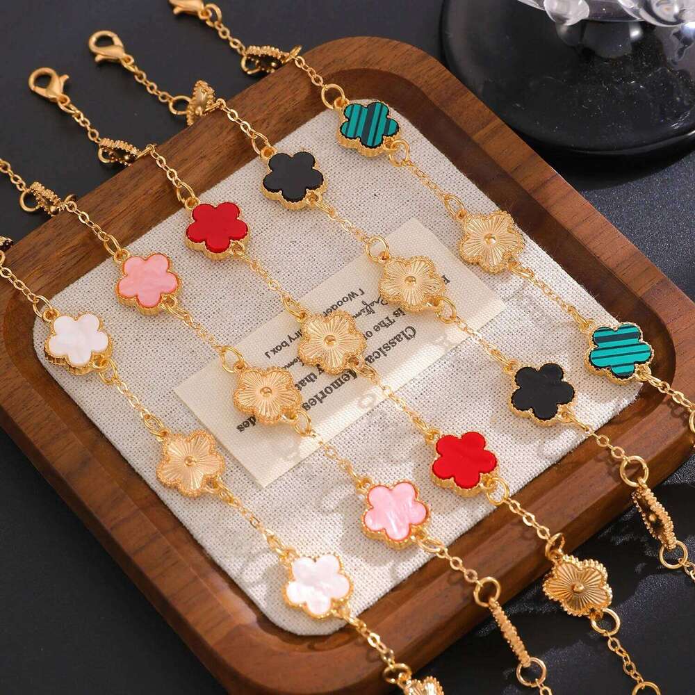 Hot Sale Lucky Fashion Elegance Five-Leaf Bracelets for Women Retro Colorful Metal Plant Flower Bracelet Charm Jewerly Z260313