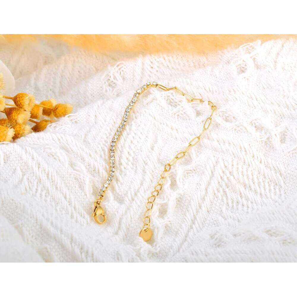 Lokaer Sparkling CZ Crystal Charm Bracelets For Women Girls Stainless Steel Link Chain Bohemia Beach Jewelry B22109 Z260313