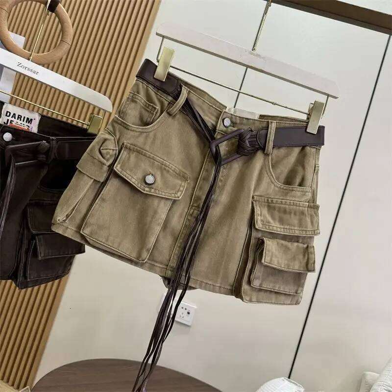 2025 Autumn New Spice Girl Street Retro Cargo Shorts Skirt Women Z260314