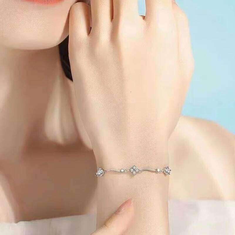 ANENJERY Sparkling Zircon Four Leaf Flower Chain Bracelet Light Luxury Design for Women Niche Simple Desgin Party Jewelry Gifts Z260313