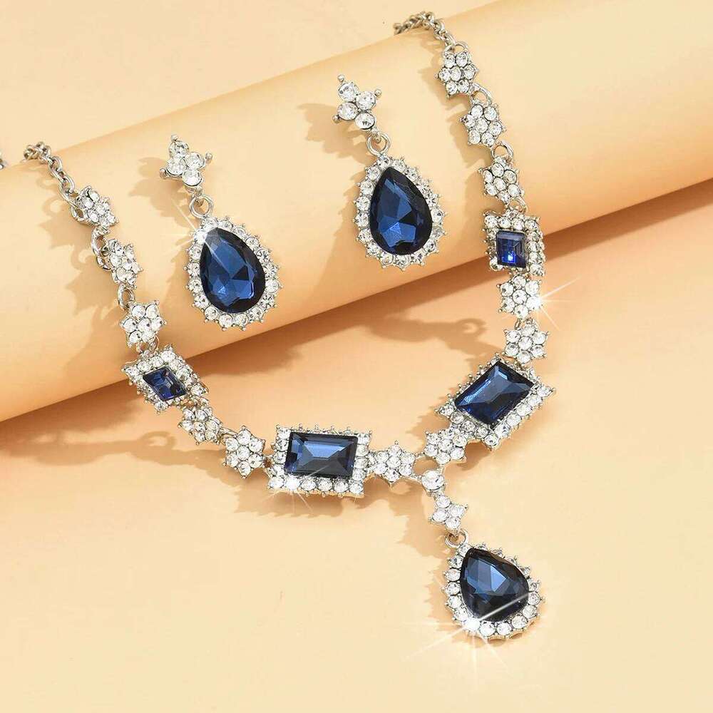 Exquisite diamond studded square water droplet necklace earring set, elegant temperament, collarbone chain, new light luxury hig Z260313