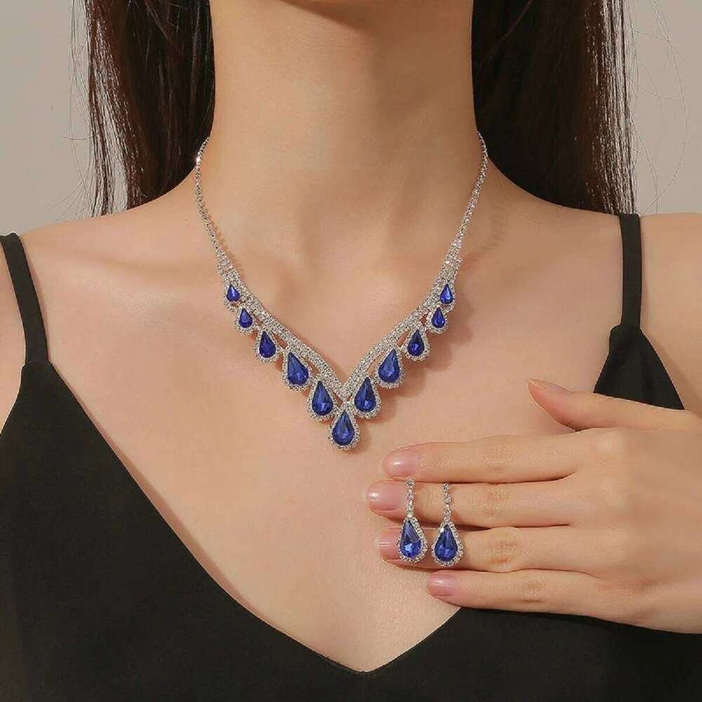 Ladies' light luxury style geometric water droplet set necklace, earrings, daily wear holiday gifts Z260313