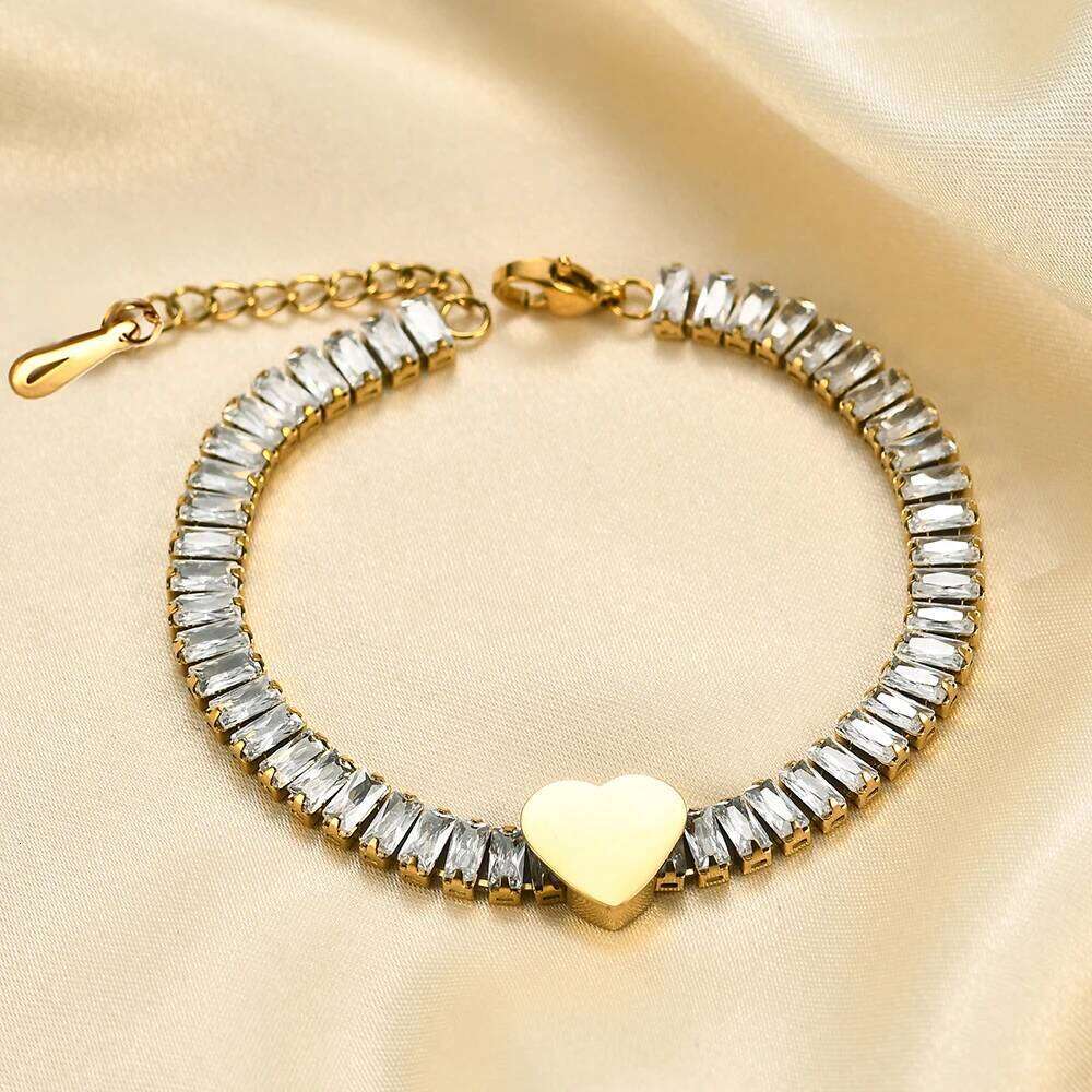 A light luxury stainless steel InS-style zircon heart-shaped letter bracelet with 26 English letters as a fashionable accessory Z260313