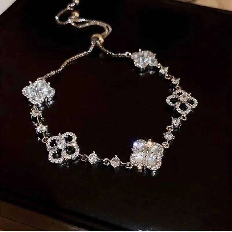 Shine Four-leaf Flower Cubic Zirconia Bracelets for Women Girls Luxury Hollow Elegance Clover Bracelet Jewelry Gifts Z260313