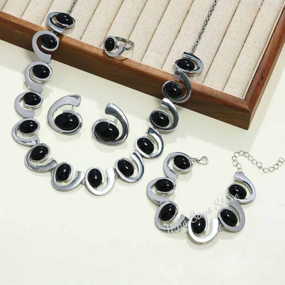 4pcs/set Fashionable Cold Style Geometric Oval Earrings for Women Light Luxury Exquisite Niche Jewellery Woman Z260313