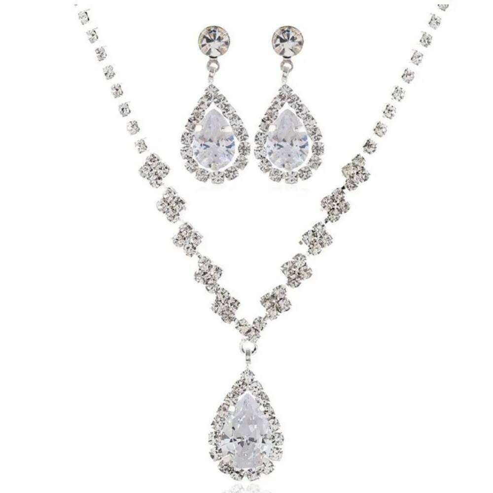 New Luxury Brand Fashion Green Water Drop Crystal Necklace Earring for Women Exquisite Wedding Bride Zircon Jewelry Set Gift Z260313
