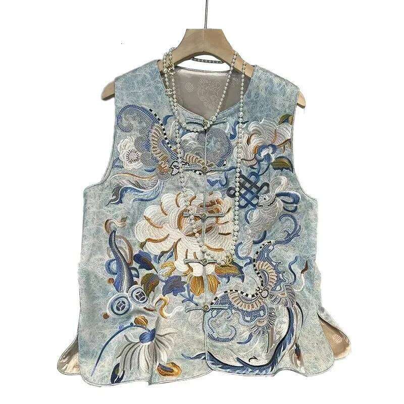 New Chinese Style Double Layer Warm Vest Round Neck Heavy Embroidery Buckle Camisole Vintage Elegant All Match Casual Daily Wear Top MAKOUFEI
