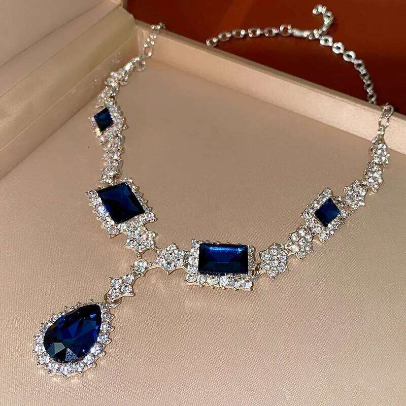 3 Pcs Bluey Square Rhinestone Water Drop Pendant Necklaces for Women Temperament Elegant Collarbone Chains Luxury Jewelry Sets Z260313