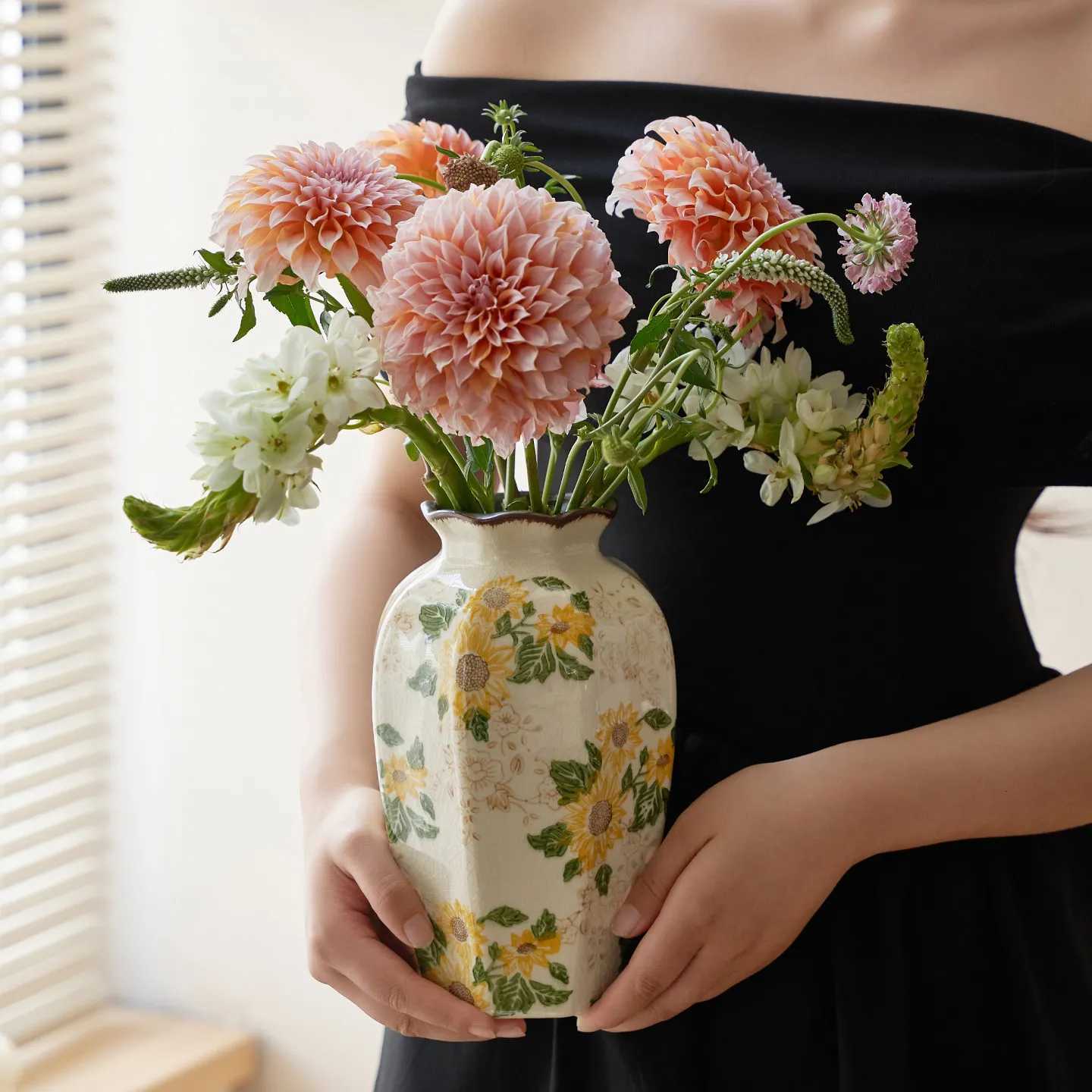 Vintage Sunflower Ceramic Vases Crackle Glaze Flower star anise flower arrangement Vases for Home Office Bedroom Aesthetic Decor Y260314