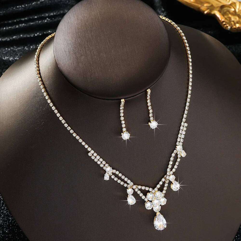 Women's Fashion Super Flash Copper Inlaid Diamond Claw Chain Water Drop Set, Design Sense Light Luxury Jewelry Set for Women Z260313