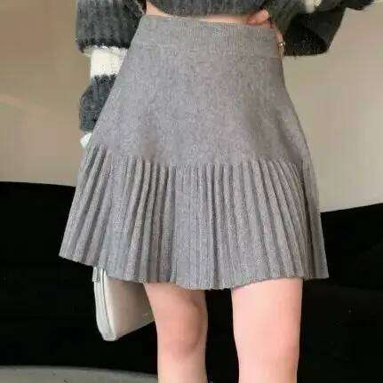 Korean version sweet knitted women's new spring and autumn high waisted elastic temperament pleated skirt Z260314