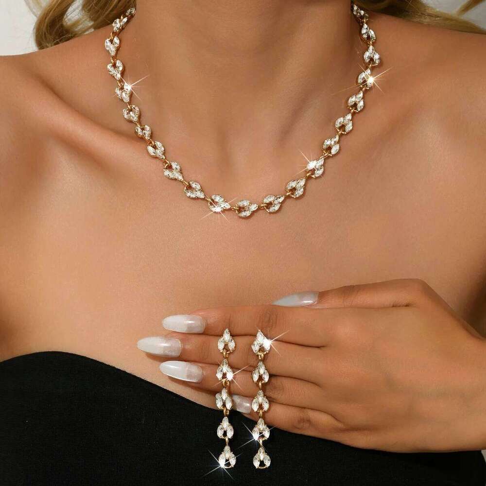 Cross border new hot selling Korean style fashionable earrings, necklace, bracelet set, bride's wedding dress, dinner party Z260313