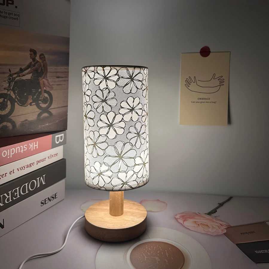 Golden Sunflower Fabric Desktop Table Lamp USB-powered - three-color dimmable/warm light monochrome suitable for various occas Y260314