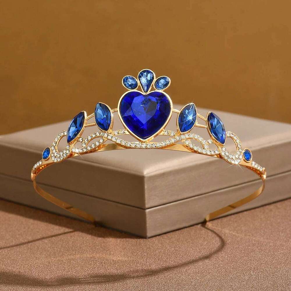 Ladies' fashionable heart-shaped minimalist design elegant crown necklace earrings jewelry set Z260313