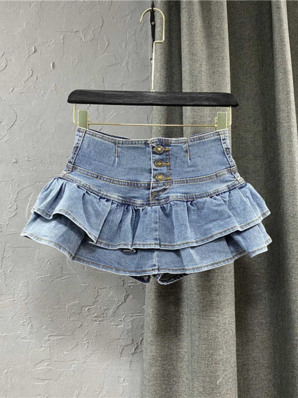 Korean Sle High Waist A-Line Skirt Single Button Embellied ort Denim Skirt Spring Summer New Arrival Womens Skirt M260314