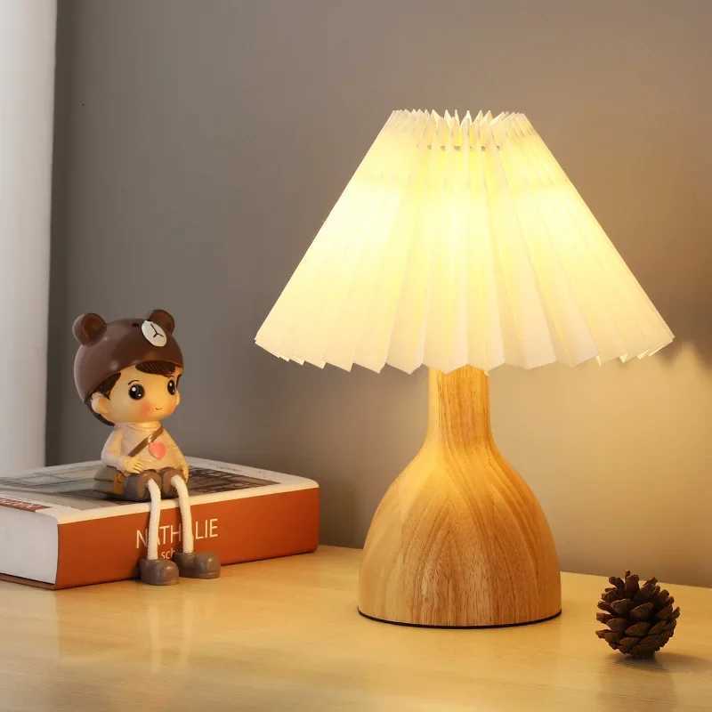 Nordic Retro Ceramic Desk Lamp Pleated Bedside Lamp Imitating Wood Grain Ins Decorative Atmosphere Small Night Light Y260314