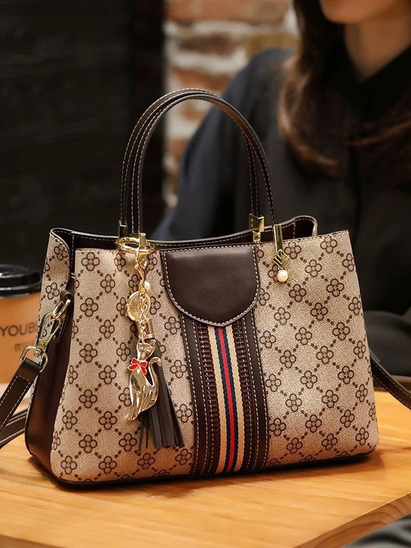 New spring and summer handbag, fashionable women's shoulder crossbody bag, large-capacity commuter tote, high-end hand-held shoulder bag, stylish - view 3