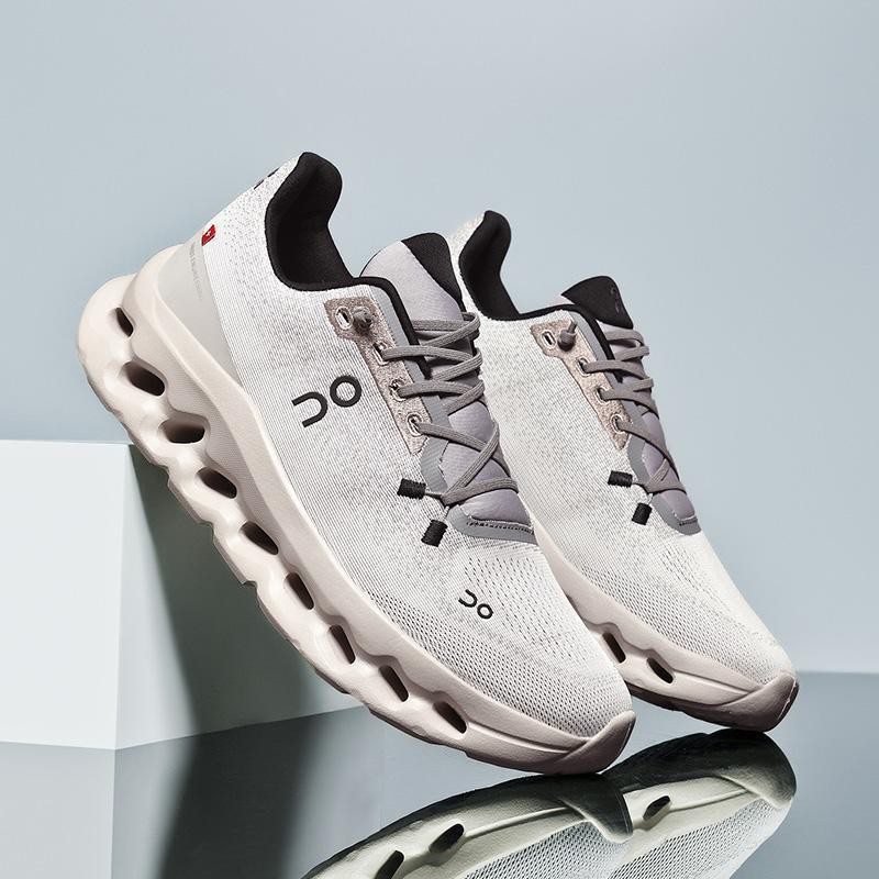 Free Running Shoes Soft soled running sports casual shoes with breathable mesh lightweight and thick soled shoes K260321