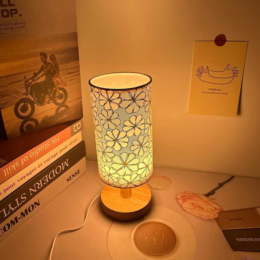 Golden Sunflower Fabric Desktop Table Lamp USB-powered - three-color dimmable/warm light monochrome suitable for various occas Y260314