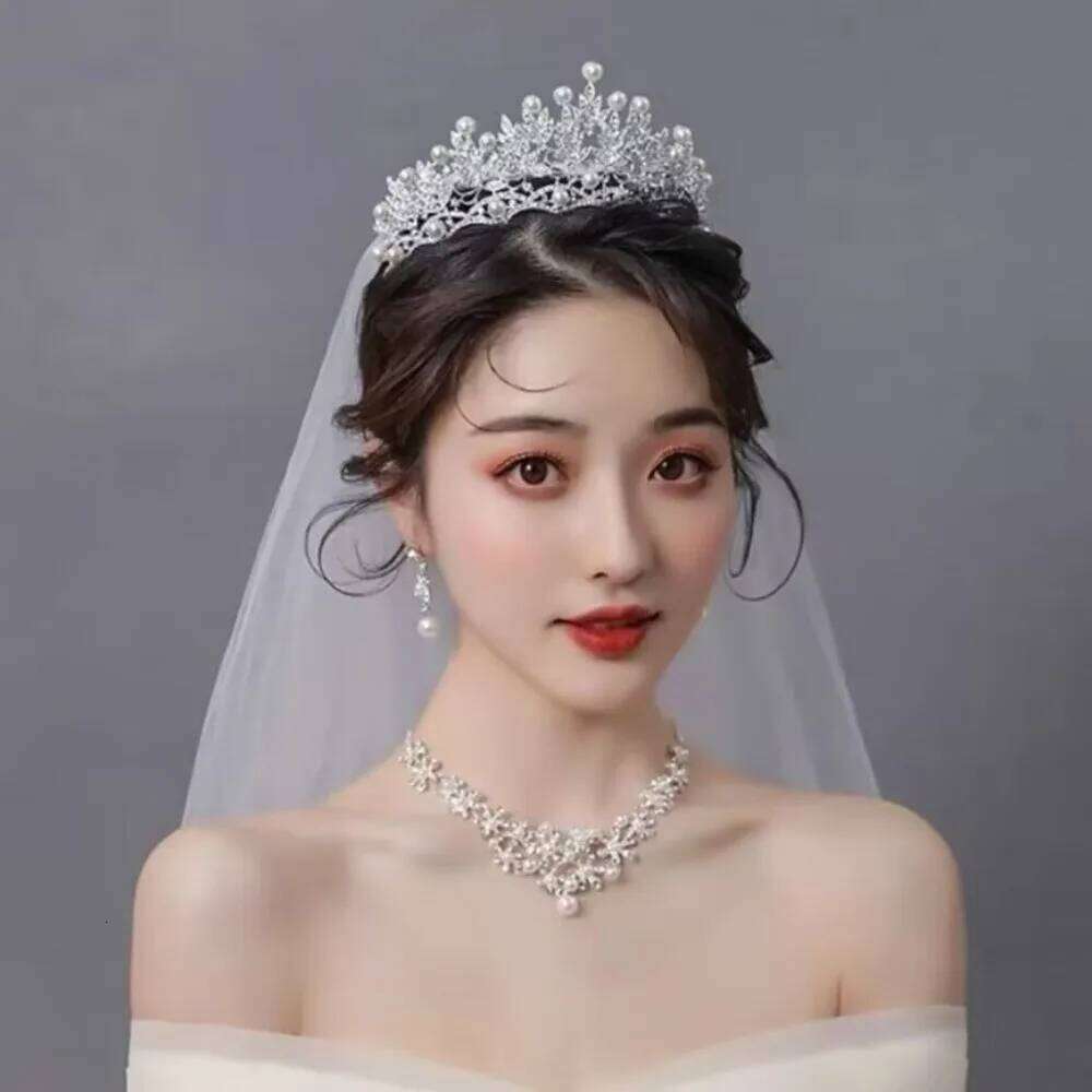 Elegant Rhinestone Jewelry Set Sparkling Vintage Pearl Ears Korean Style Alloy Flower Necklace Party Z260313