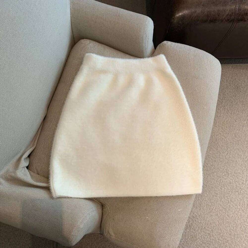 Furry Mini Lovely Skirts Women Gentle High Waist Soft Girlish Winter Warm All-match 3 Colors Temperament Korean Fashion Clothing Z260314