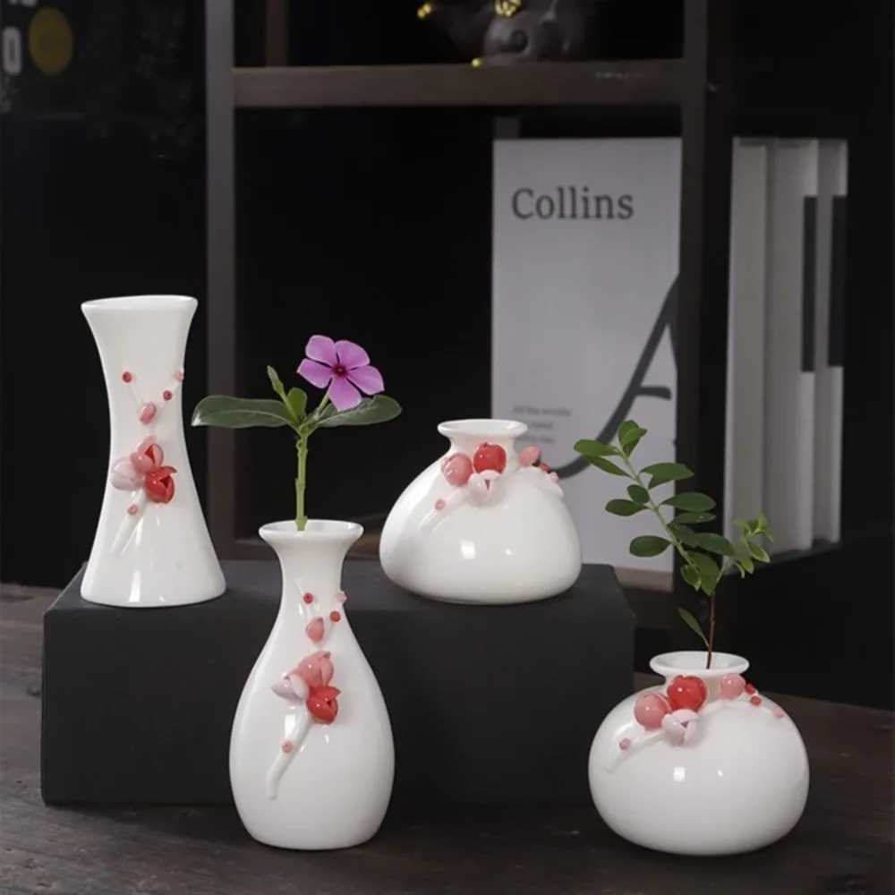 Decorations Floral Ornaments Flower Vases Embossed Flower Handmade Mini Vase Dry Flower Planting Hydroponic Ceramic Vase Home Y260314