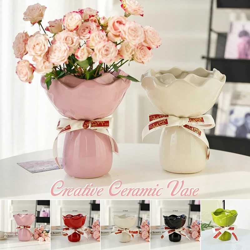 Rose Flower Shaped Ceramic Vase Exquisite Desk Decoration Vase for Floral Bouquet Wedding Gift Small Vase with Ribbon Y260314