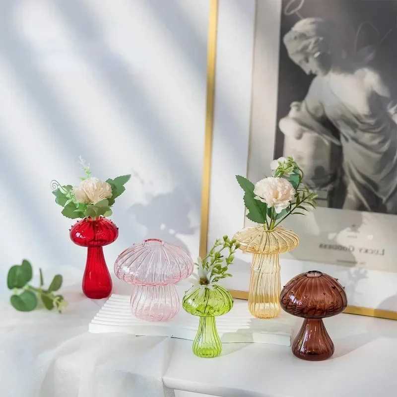 5Pcs Glass Mushroom Flower Vase Cute Colored Glass Vase Unique Bud Small Vase Flowers Aesthetic Decorative Vases for Home Decor Y260314