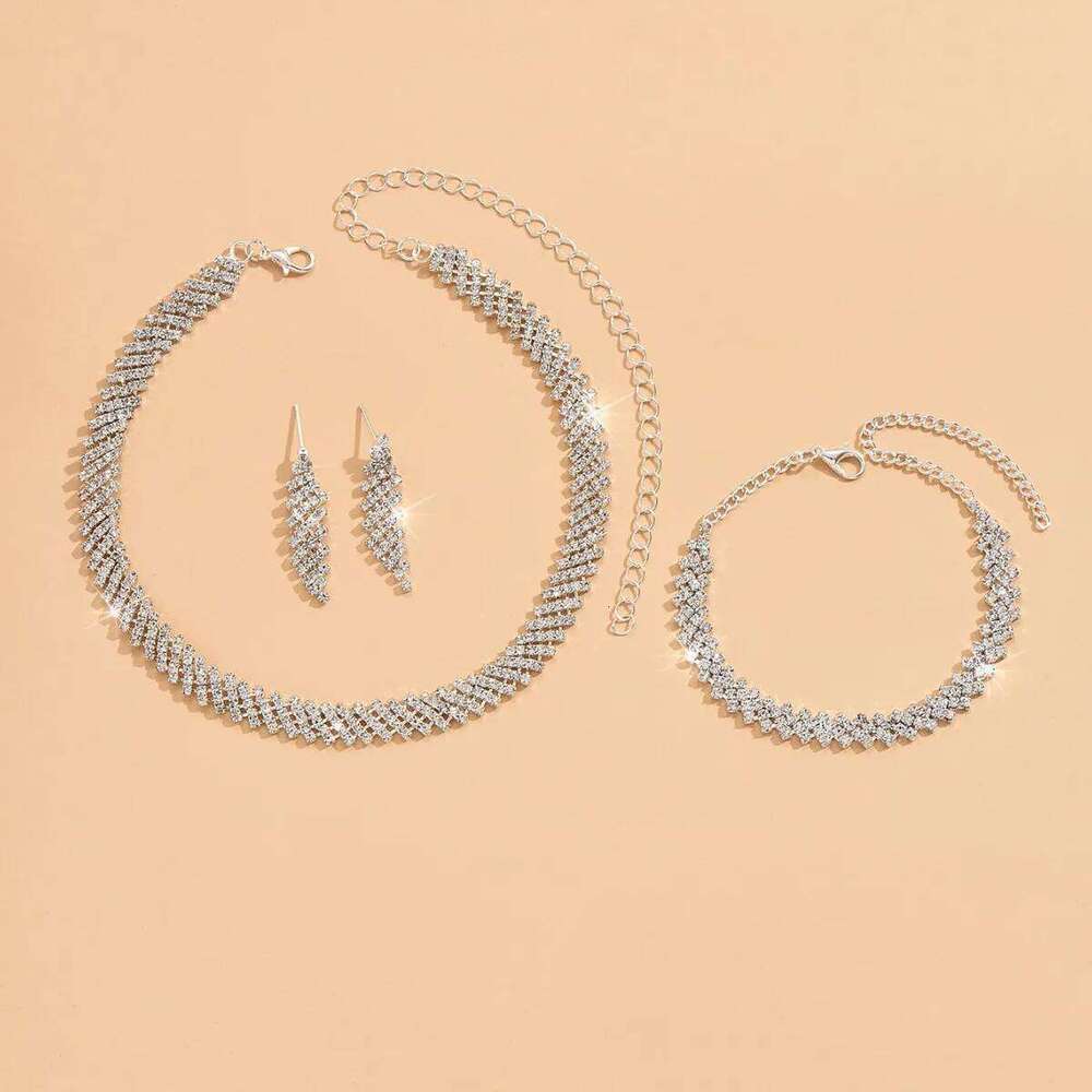 Women Shiny Silver Rhinestone Necklace Earrings Set Collarbone Chain Party Date Fashion Jewelry Z260313