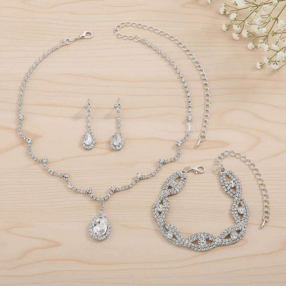 4pcs Elegant Vintage Jewelry Set for Women Silver Geometry Necklace Golden Choker Bridal Wedding Bracelet Party Gift Z260313