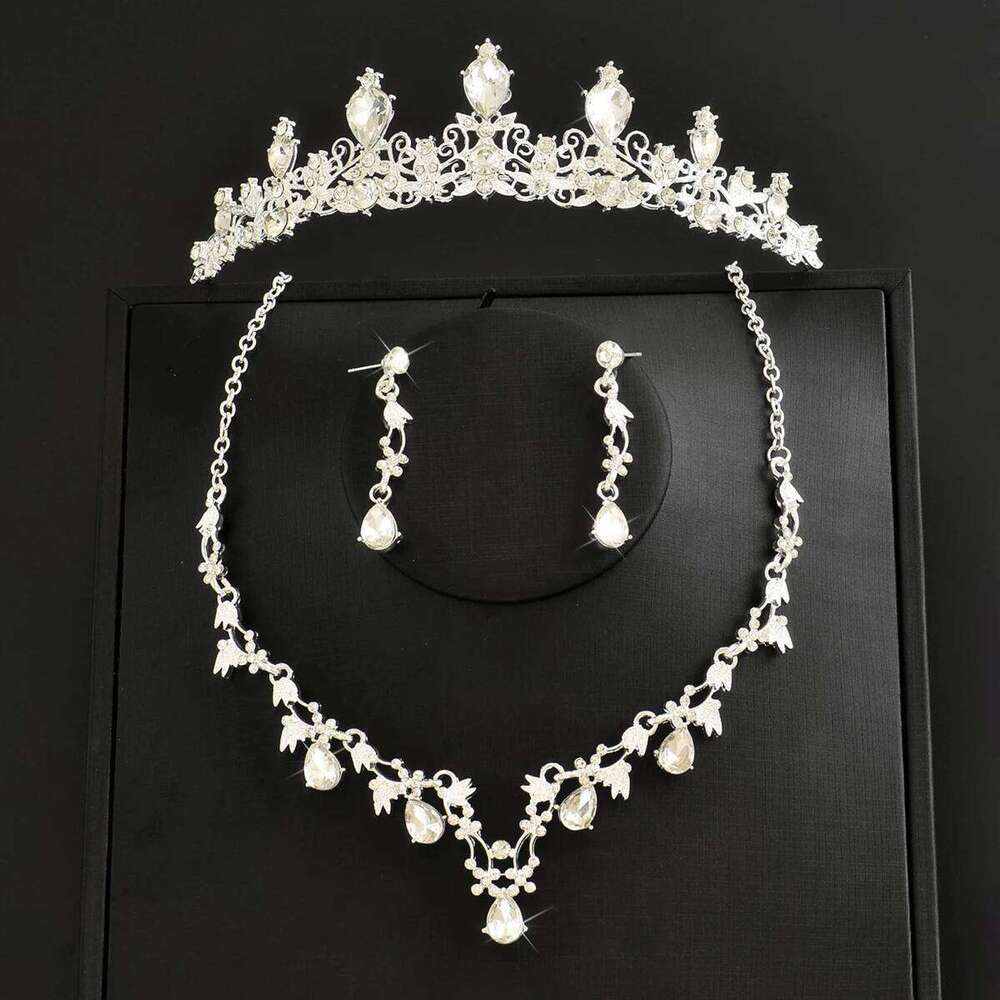 Ladies' fashionable, simple, light luxury style crown necklace earrings jewelry set suitable for wedding and holiday gifts Z260313