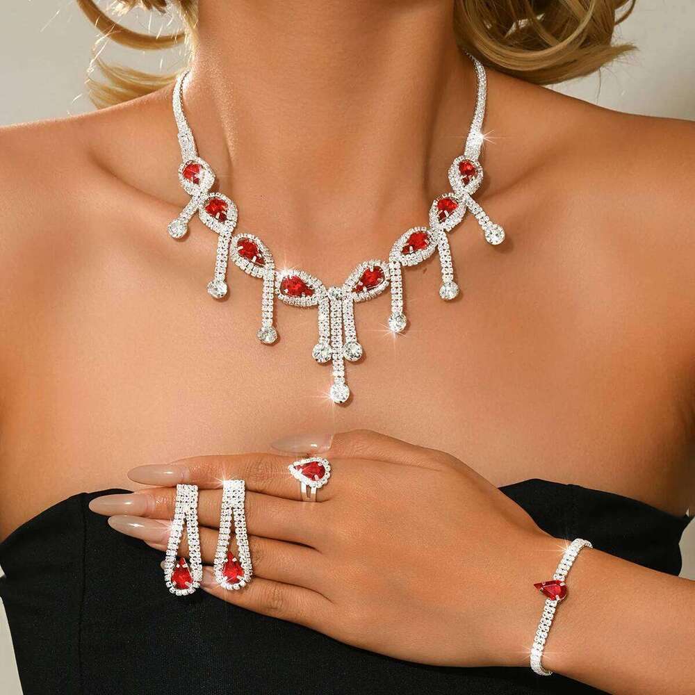 Design feels retro, exaggerated, atmospheric, chic, necklace, earring, ring, bracelet set, paired with wedding dress Z260313