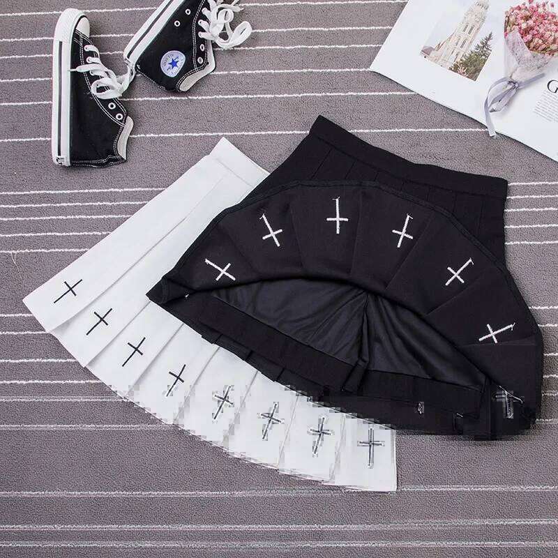 2020 Women Harajuku Sweet Fresh Feeling High Elastic Waist Cross Embroidery black skirt Pleated Skirt Z260314
