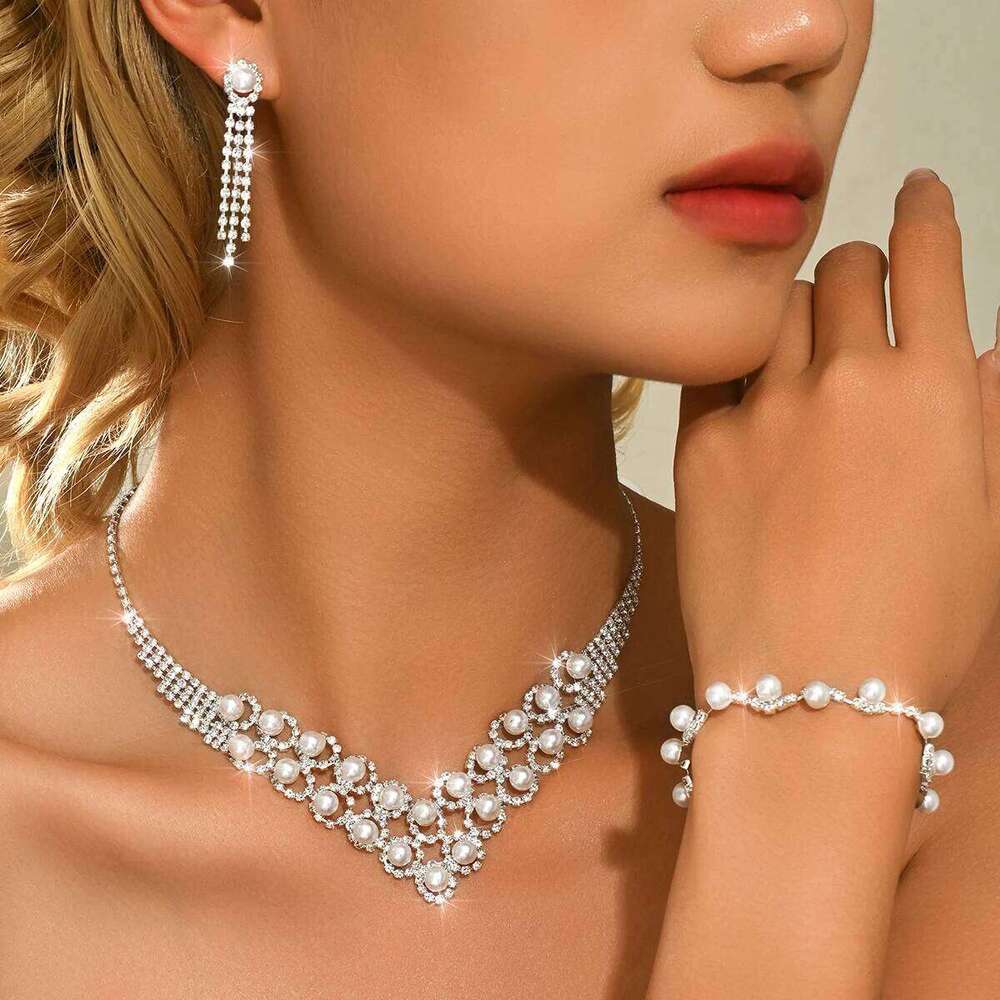 Diamond studded pearl flower pendant earring bracelet, three simple, fashionable, light luxury, high-end accessories wholesale Z260313