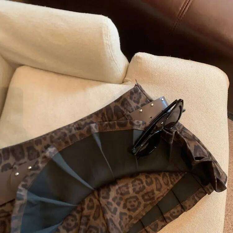 Sexy Leopard Print High Waist Anti-light Pleated Y2k Spice Girl Short Skirt with Belt Z260314