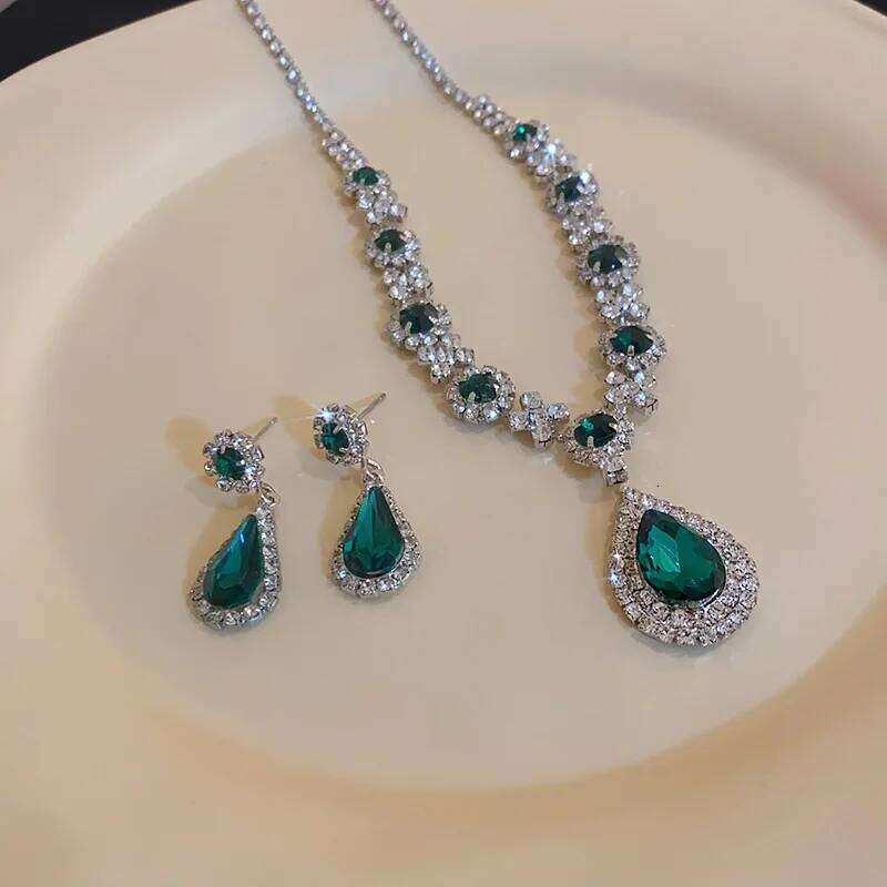 3pcs Set Water Drop Flower Emerald Color Necklaces for Women Fringe Dangle Earrings Fashion Jewelry Sets Z260313
