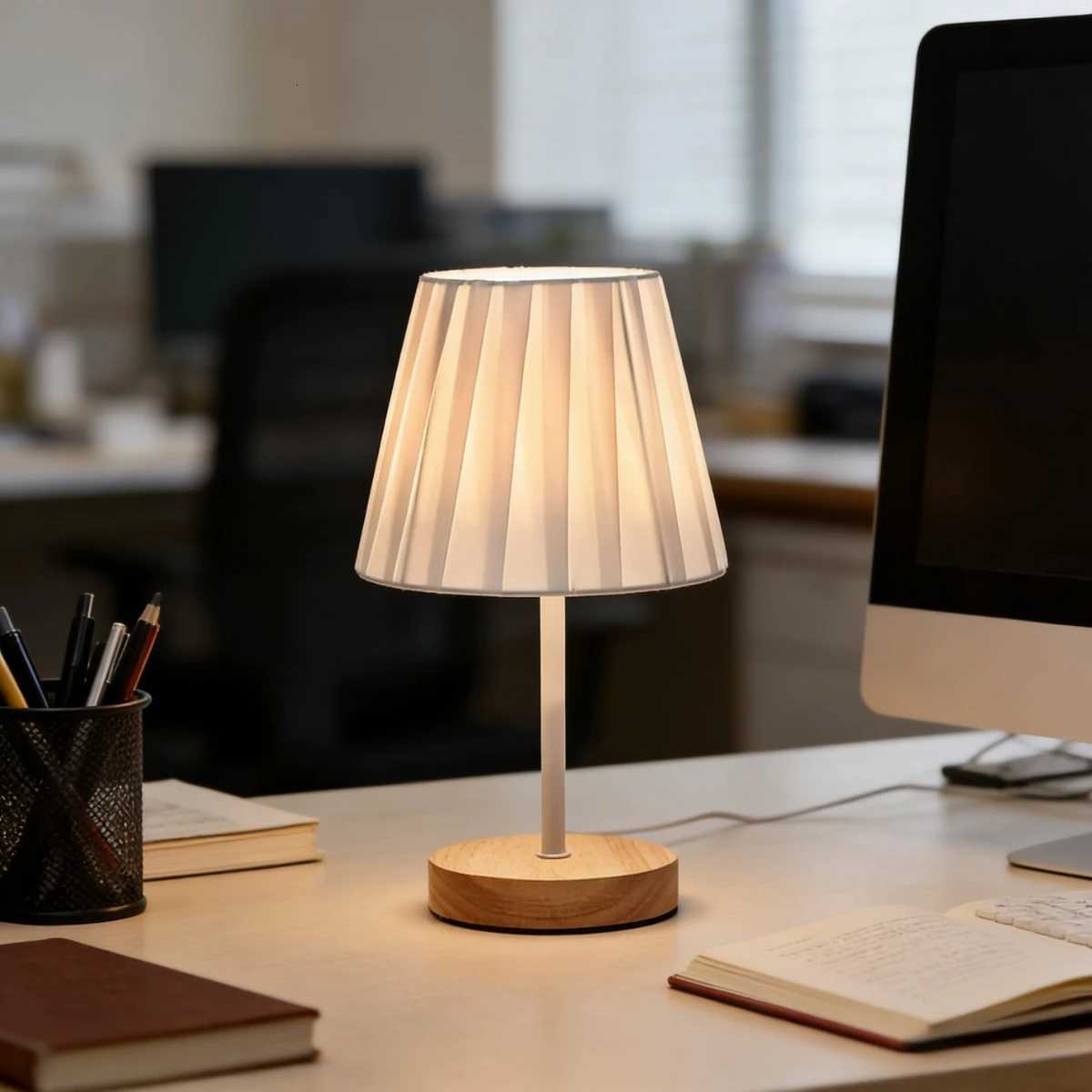 Vintage art desk lamp with fabric lampshade - wooden bedside lamp suitable for living room study and home decoration Y260314