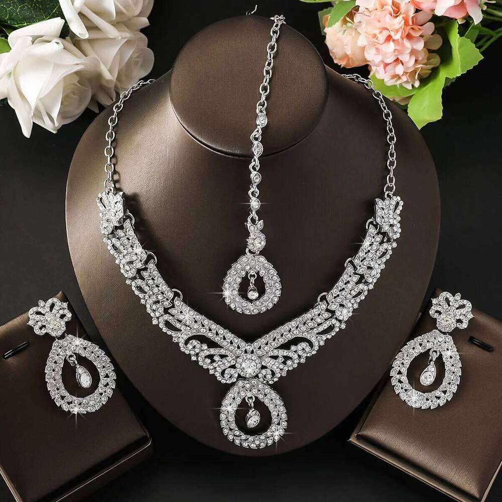 Ladies' retro palace style rhinestone jewelry set, elegant, light luxury style, high-end accessory Z260313