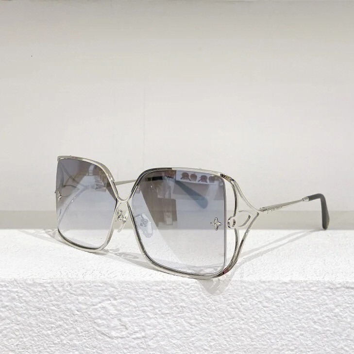 Luxury Brand Designer Sunglasses New European And American Style Clover Metal Sunglasses Fashion Gradient Color Square Frame Sunglasses For Women Tren