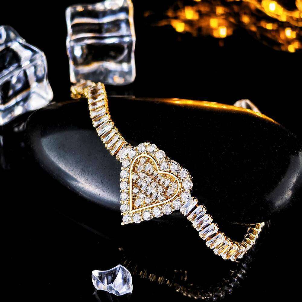 2024 new fashion princess bracelet bangle for women anniversary gift jewelry wholesale s8422 Z260313