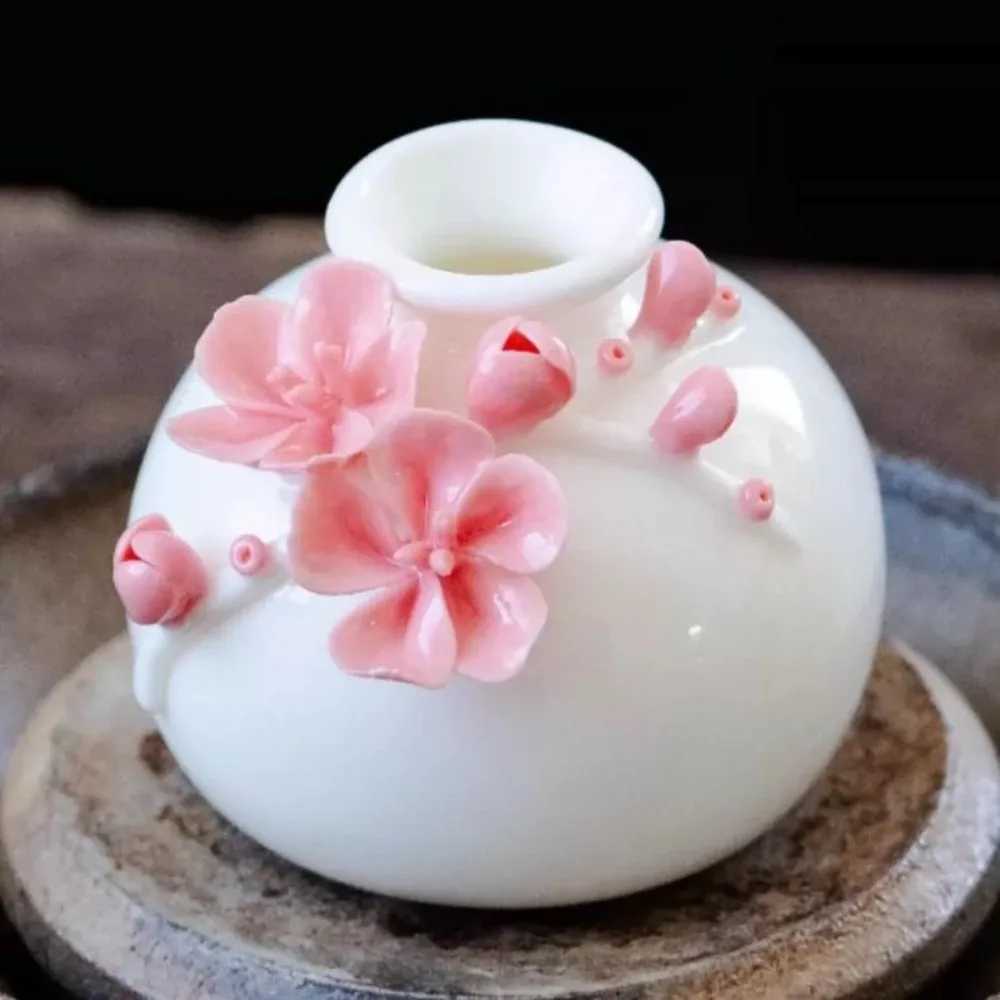 Decorations Floral Ornaments Flower Vases Embossed Flower Handmade Mini Vase Dry Flower Planting Hydroponic Ceramic Vase Home Y260314