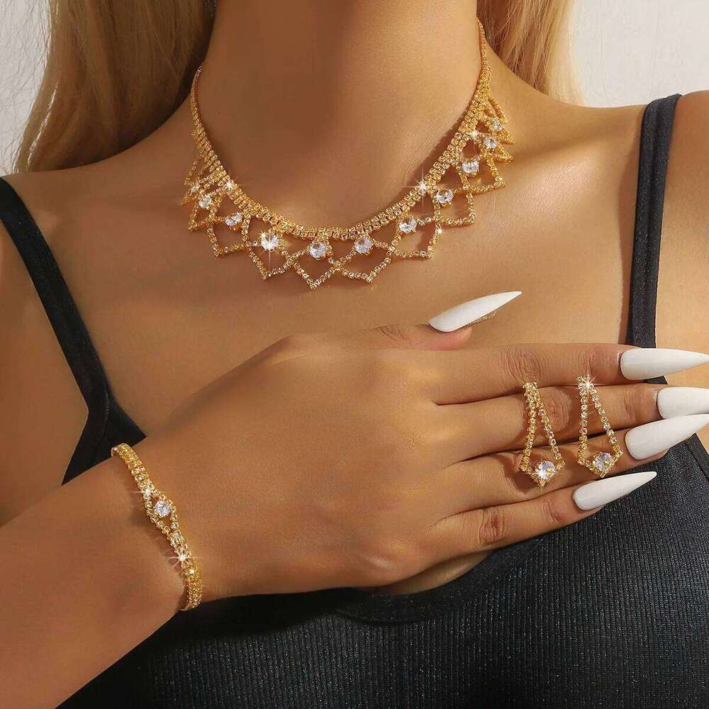 Ladies' temperament, super sparkling geometric hollow design, jewelry set suitable for weddings, gatherings, and holiday gifts Z260313