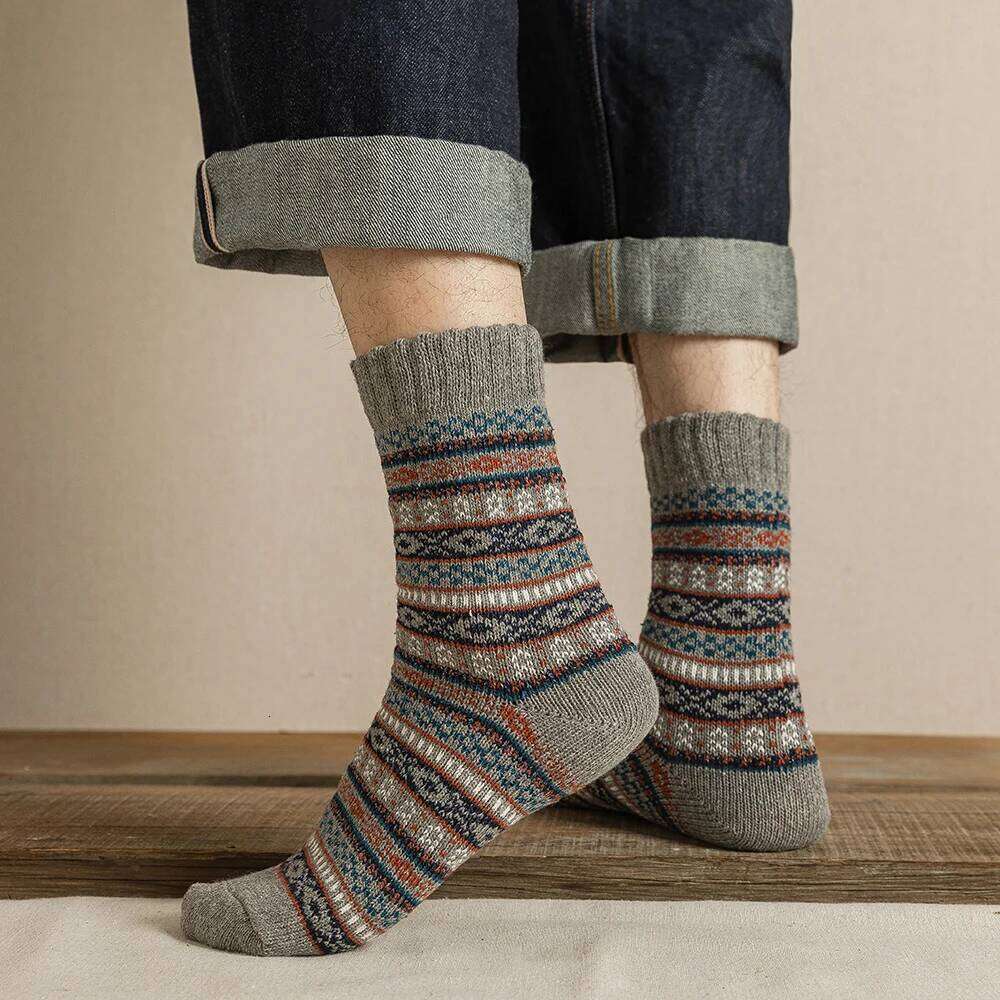 5Pairs New Witner Man Thick Warm Stripe Round High Quality Women Socks Couple Models Free Size Z260314